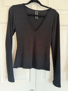 Anthropologie Black Ribbed V-Neck Long Sleeve Top-M
